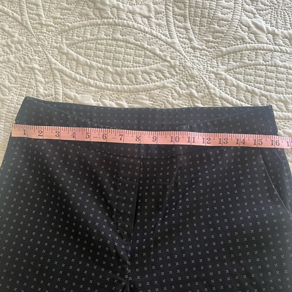 Jones and Leopold, size M, pull on career pant. Fits like an 8. - Picture 4 of 4